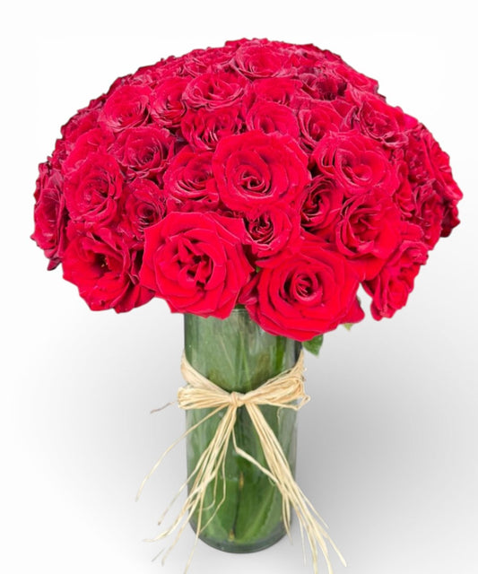 100 Red Roses in Vasa