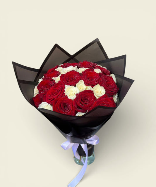 ( 30 _150 ) white and red roses